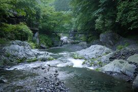 鱒釣りで暑さを凌ぐ。