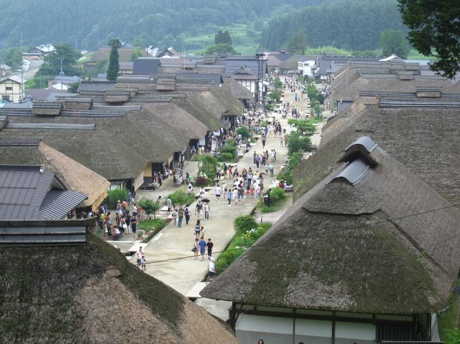 会津西街道をﾄﾞﾗｲﾌﾞし、会津若松へ。<br />そこからどこへ行こうかと考えた結果、<br />五色沼へ。<br />ここまで来たものの、<br />まわりは有料道路だらけである。<br />高速１０００円なのに、このへんはやたら高い道路代を<br />とられるので、<br />磐梯吾妻スカイラインのみ走ることとした。