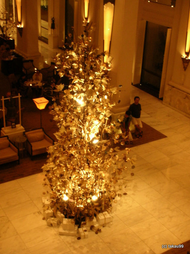 会社の家族会主催のクリスマスパーティーで<br /><br />フォーシーズンズホテル　バンコクの<br /><br />クリスマスディナーブッフェに行ってきました。<br /><br />プルーサイドの席で南国のクリスマスを楽しみました。
