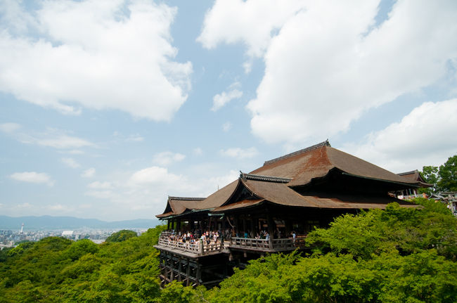 夏の京都をお盆の時期、五山送り火に併せて行ってきました。<br />往復新幹線を東京より利用。<br />宿泊はホテルオークラ京都・星のや京都を利用しました。