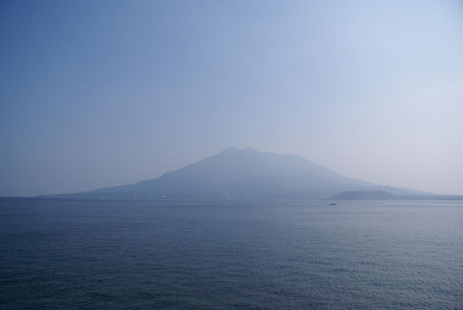 ４７都道府県制覇、最後の県、鹿児島へ行って来ました。<br />（半年前のことですが・・・）<br /><br />いつもなら、数県またがって旅行することが多いですが、最後の県っということで、じっくり県内を観光してきました。 <br /><br /><br /><br />2日目、まずは朝から、鹿児島市内を観光、その後は今回の旅のメイン、桜島を訪れました。<br />こちらは鹿児島市内編です。