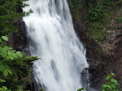 日本最大の水量！！　尾瀬の豪瀑　三条の滝　「日本の滝百選」　/　福島県南会津郡檜枝岐村　