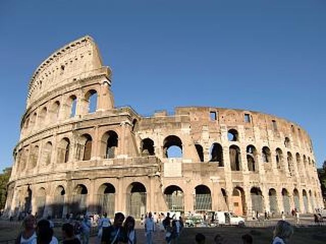 駆け足で回ったイタリアだが、最後はローマ！<br />じっくり回れば１週間でも足りないぐらいの街だろうが、１日もないぐらいで有名どころを回るだけになってしまった。それでもローマは初めてだし、とても満足できるものであった。<br /><br />【全行程】<br />①関空⇒<br />②⇒イスタンブール⇒ミラノ（以後レンタカー）⇒パルマ⇒ピサ<br />③ピサ⇒フィレンツェ⇒サンマリノ<br />④サンマリノ⇒ペルージャ⇒ローマ<br />⑤ローマ<br />⑥ローマ⇒カイロ<br />⑦カイロ<br />⑧カイロ<br />⑨カイロ⇒イスタンブール⇒<br />⑩⇒関空<br /><br />