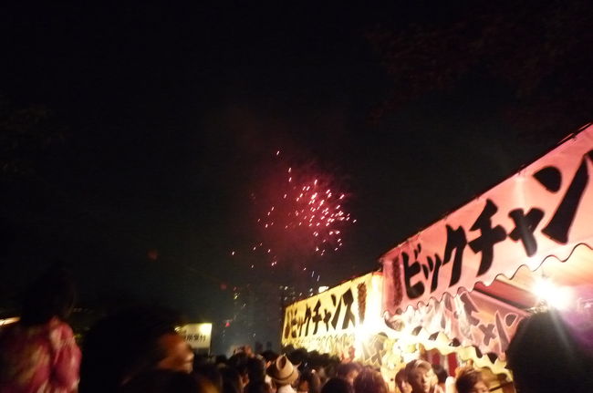 今年も天神祭りに行ってきました<br /><br />今年も暑かったです。天神祭りの頃から暑くなりだすと夏がきたなって思います<br />人が多いので結局花火はほとんど見れてないけど出店をいっぱい回れたので満足でした