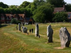 英国(09) 英国最大の環状巨石群のある村、エイヴベリ ～2010年 夏～