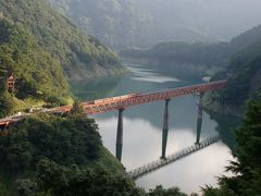 奥大井湖上に浮かぶ駅