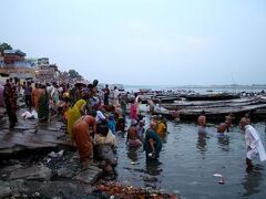 インド旅行記 - ガンジス川で沐浴