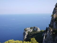 レモンが香る、太陽に愛されるカプリ島