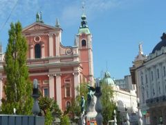 スロベニア魂の焦点リュブリャナ【03】情熱の詩人ブレシェーレンが立つ市の中心広場