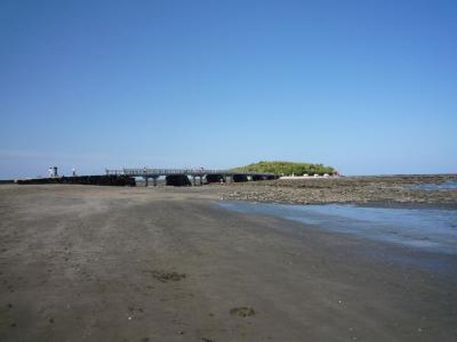 青島神社に来ました♪<br /><br />この青島神社は今流行りの・・・！？<br />パワースポットと言われている所の１つでもあるそうですよ☆<br /><br />パワースポットに興味があるわけではないのですが、そんなことは抜きにしても何だかパワーをもらえる神社ですよ。<br />