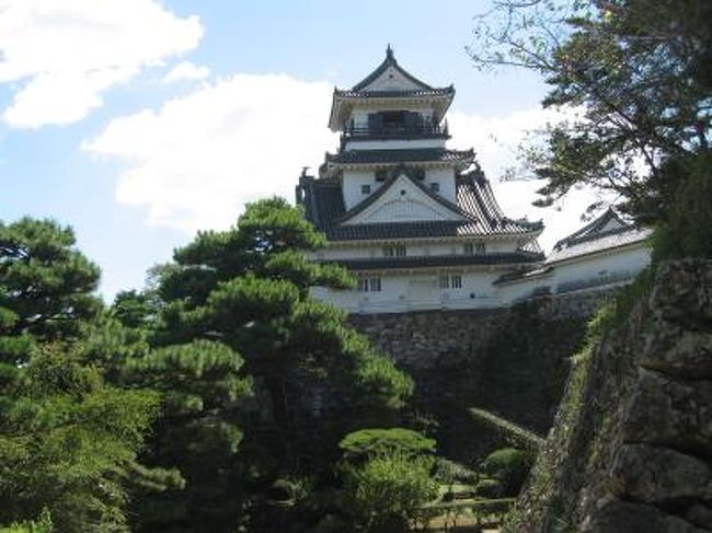 久しぶりの高知県。<br />前回は行けなかった桂浜、<br />市街から見ただけの高知城、<br />時間的に無理だった日曜市でしたが、<br />今回はそれなりの時間をかけて見ることができました。