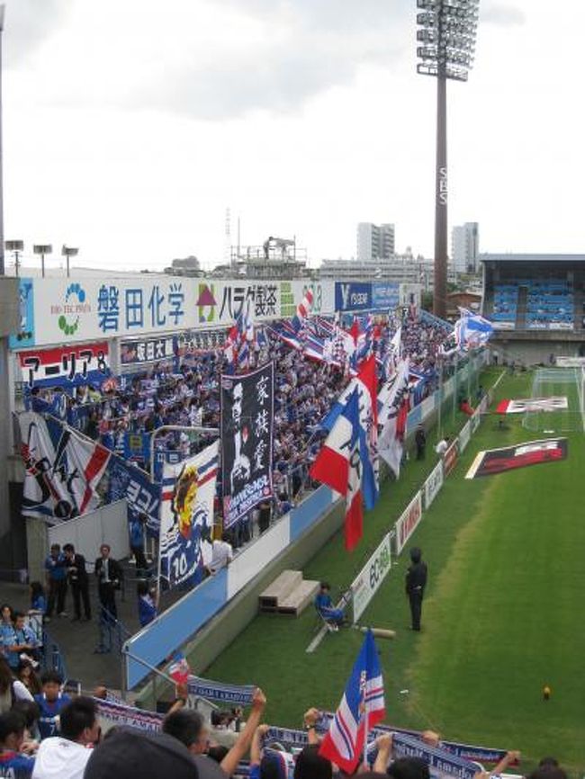 2010年10月3日、久々に横浜Fマリノスの地方アウェイゲームを観戦しに行った。<br />相手は、ジュビロ磐田。<br /><br />横浜Fマリノスのホームゲームの大半、関東圏（首都圏）におけるアウェイは観戦しに行っているが、<br />地方ゲームは久々。<br /><br />また、磐田は初上陸でした。<br />磐田と言えば、長澤まさみのお父さんが監督をやっていましたね。<br /><br />静岡県で有名なハンバーグレストラン「さわやか」でジューシーなハンバーグを食し、<br />その後、ゲーム観戦。ゲーム内容は・・・・・・。