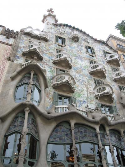 バルセロナの素敵な建物を巡りました。