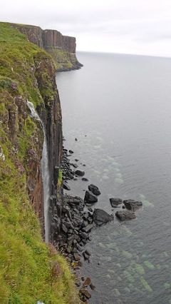 2010.8ハイランド・529マイルドライブ11-Skye島3,Kilt Rock, Old Man of Storr