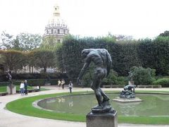 パリの私６～雨上がりのロダンの庭で
