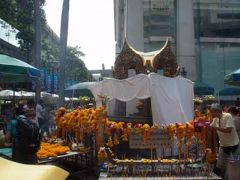 2010.9 タイ バンコクのパワースポット　★エラワンプーム（祠）にお参りにいきました。