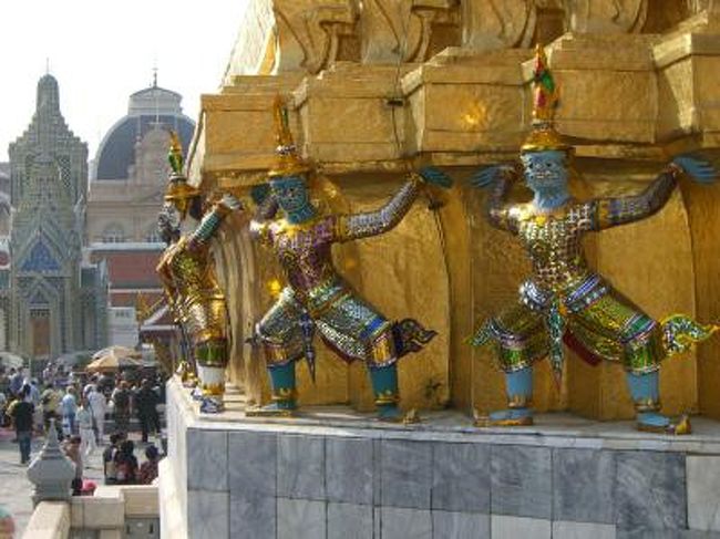 Laosを出国後、向かったのがThai。<br />タイはなんともう訪問3回目!<br />なんだかんだ、きっと好きなんだろうな~。<br /><br />バンコク&パタヤ&アユタヤと幅広く行動してみました。<br /><br />現地ツアーを少し組み合わせながらも、ほとんどが個人手配だったので、移動もローカルなバスetcで不安になりながらも、楽しかった。