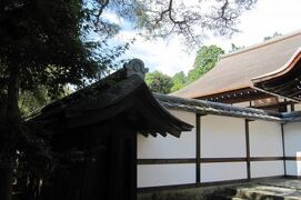 2010秋、石庭の龍安寺(1/5)：参道、境内案内図、鏡容池、睡蓮、萩、勅使門、『雲関』衝立