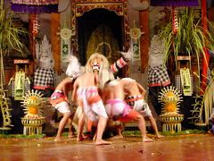 バリ島ひとり旅（５）～車チャーターで美術館巡りとティルタサリ舞台観賞