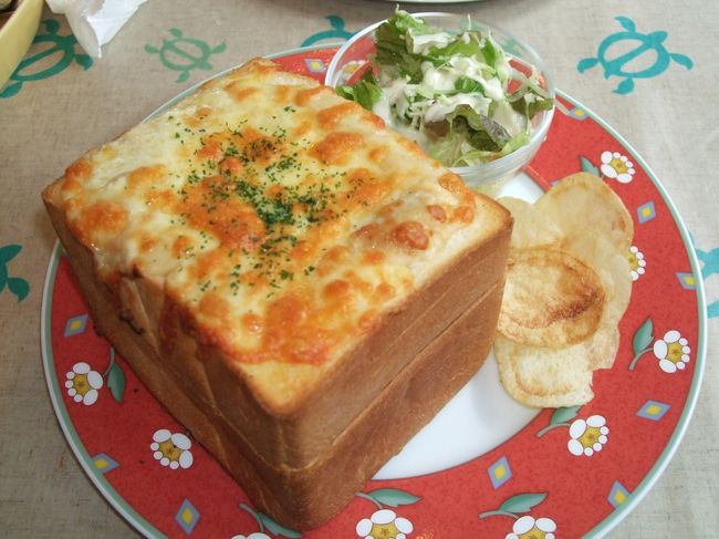 箱根に行った際に立寄った、パングラタンで有名な「ぱんのみみ」と足湯カフェの「ＮＡＲＡＹＡ　ｃａｆｅ」の写真です♪