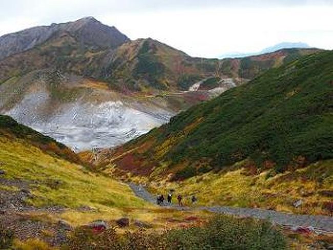 ずーっと行ってみたいと思っていて、ついに行きました☆<br />紅葉の立山黒部アルペンルートと宇奈月温泉＆黒部峡谷です。<br /><br />詳細はこちらをどうぞ☆<br />http://www.geocities.jp/november_space/2010_kurobe/kurobe.html