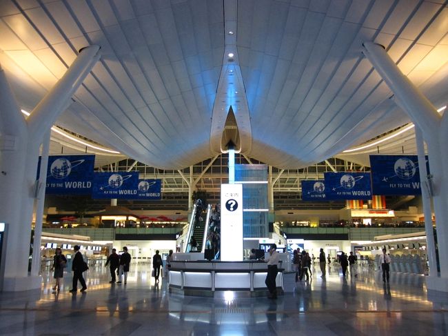 オープンしたばかりの羽田空港・新国際線ターミナルへ<br /><br /><br />