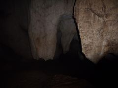 ラオス旅行（４）　バンビエン　謎の洞窟