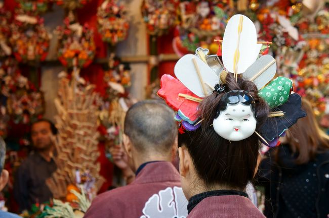 新しいカメラを買ってから、東京のいろんなところを散歩するようになった今日この頃。でも、そういえば、うちの近くには下町情緒あふれる街がいろいろあるのに、近所をゆっくり歩いたことがなかったっけ…。今日は天気もいいことだしと思い、ご近所の深川界隈に散歩に出かけました。