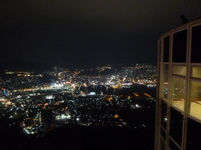 1泊2日で長崎へ旅行に行きました。<br /><br />長崎を観光しつつ<br /><br />念願の軍艦島に上陸しました! <br />
