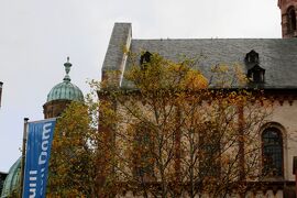 2010秋、独・仏・瑞3カ国旅行記(5/39)：11月10日(4)：ヴュルツブルク・ノイミュンスター教会、大聖堂博物館前広場