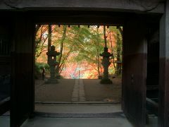 香嵐渓の香積寺。ここの紅葉も趣がある。