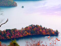 日光・中禅寺湖紅葉 #4 - 紅葉の盛りの八丁出島