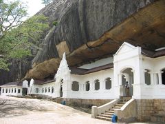 スリランカを代表する石窟寺院　Golden Templeダンブッラ