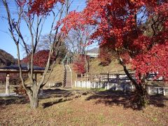 沢入駅（わたらせ渓谷鉄道）と紅葉（群馬県みどり市）