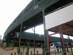 アルゼンチン１１　プエルト・イグアスの街並み２（バスターミナル）