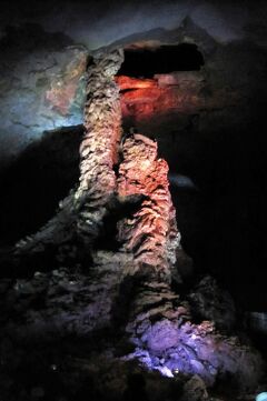 2010暮、韓国紀行22(10/25)：12月21日(9)：済州島・万丈窟、溶岩石柱