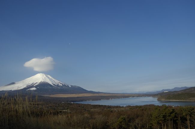 またまたまた山中湖へ行ってきました♪(笑）<br />一週間ほど前から、天気予報とのにらめっこ。<br />最初は晴れのち曇りだったのが、晴れに！！<br />今度こそは綺麗な富士山が見えることを信じて、山梨へ向かいました。