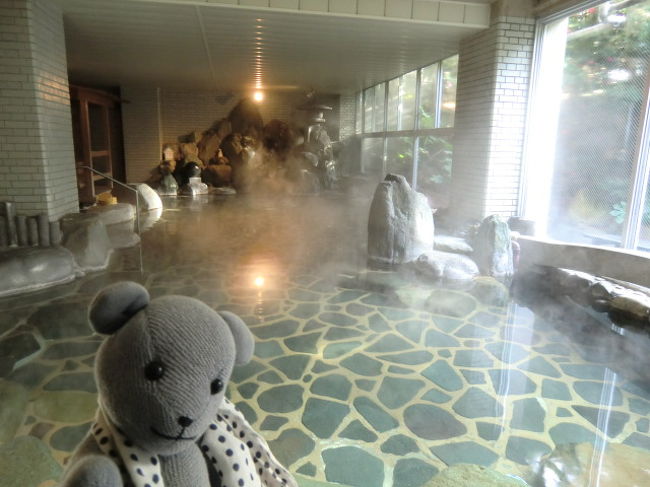 年末恒例県内1泊旅行。<br />今年は長門湯本温泉の老舗、ホテル枕水です。<br />着いて早々「お風呂見せて」とお願いしましたら、快く見学させていただいたのでした(感謝)