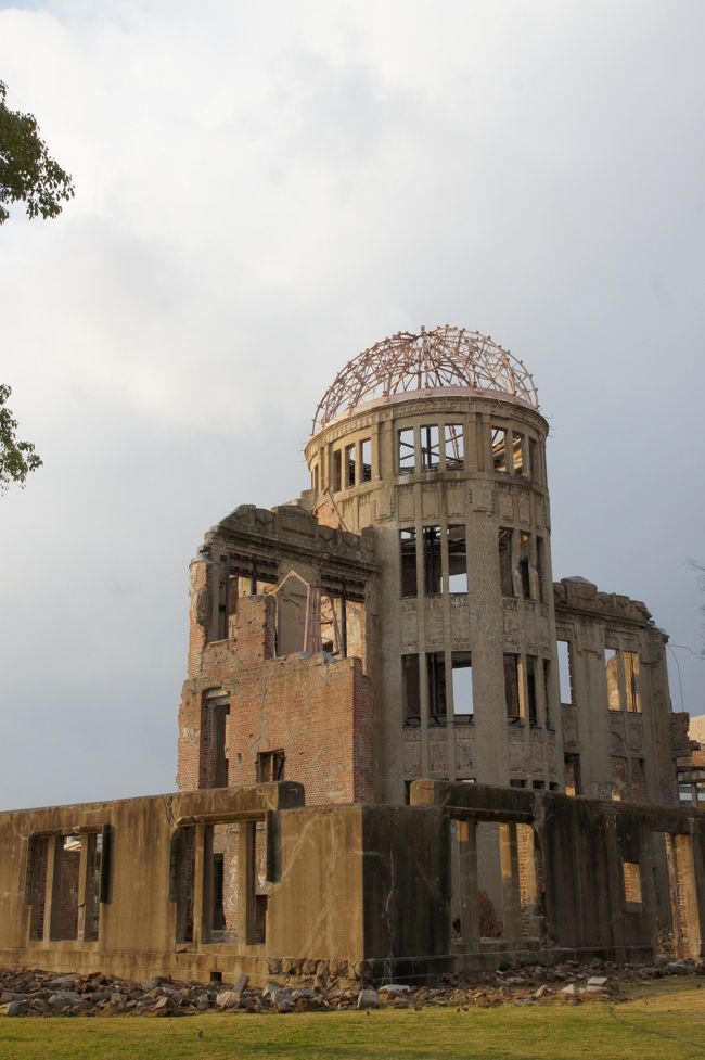 14.　広島　原爆ドームと平和記念公園