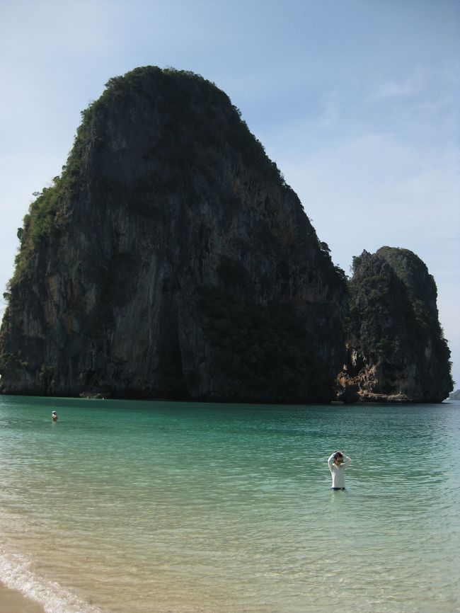ロンリープラネット社の『タイの島とビーチ』を読んで、行きたかった島へ行ってきました。