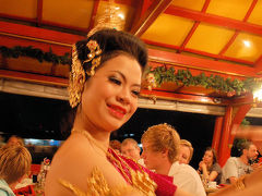 タイの伝統舞踊付きディナークルーズ