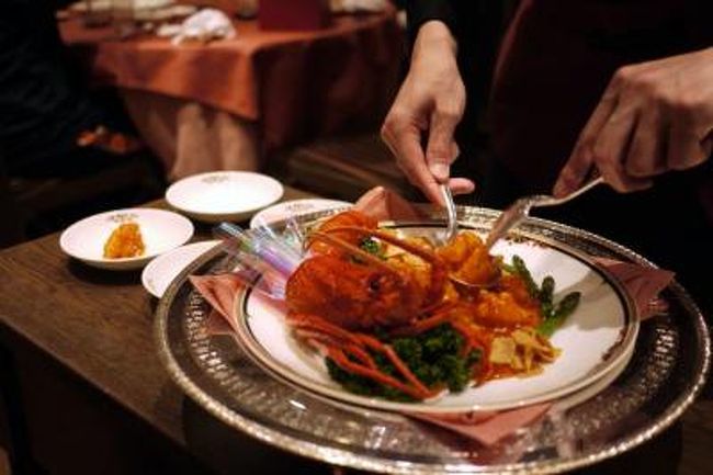 この日の夕食は、エクシブ蓼科で一番好きな中国料理レストラン 翠陽で頂きます。<br /><br />コース料理は品数豊富で楽しいですが、長期旅行で食べすぎなので、この日はアラカルトで楽しみます。<br />