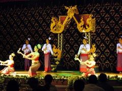 ２４．羽田空港国際線からの３泊６日バンコク旅行　タイ舞踊のシアターレストラン ノパラットの夕食