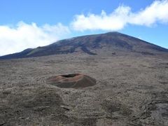 レユニオンを代表する活火山ピトン・ドゥ・ラ・フルネーズ