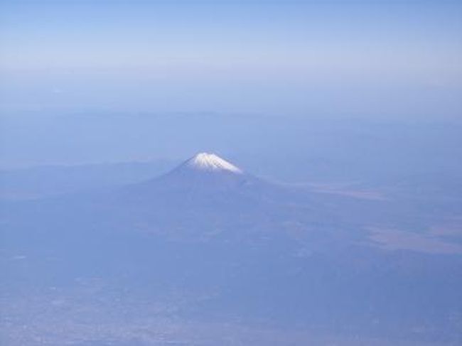 飛行機から見た富士山です。<br />あまりに美しく、思わずシャッターを切りました。
