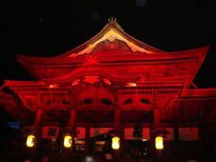 長野善光寺のライトアップを楽しむ