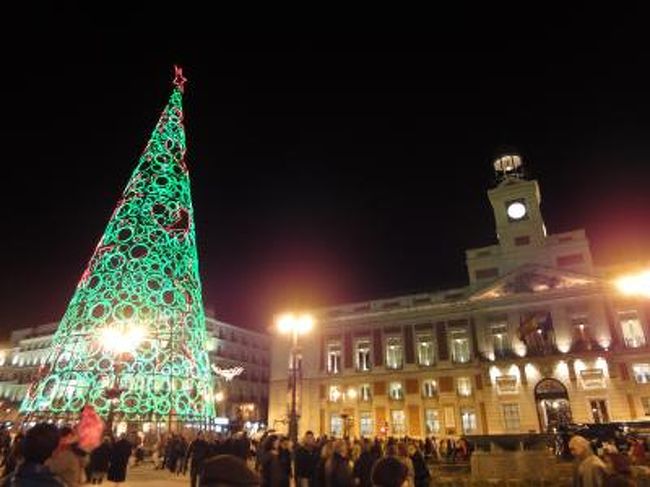 ヨーロッパのクリスマスイルミネーションを見に、ロンドン。マドリッド・パリの三都市を巡る旅。<br /><br />娘が初イギリス。<br />パリのイルミネーションも絶対キレイだろうし、やっぱりスペインも外せない。<br />という感じで決まった三都市。<br /><br />今回は少し短い8日間。<br /><br />12.13 成田→ロンドン<br />12.14 ロンドン<br />12.15 ロンドン<br />12.16 ロンドン→マドリッド<br />12.17 マドリッド<br />12.18 マドリッド→パリ<br />12.19 パリ<br />12.20 パリ<br />12.21 パリ→成田