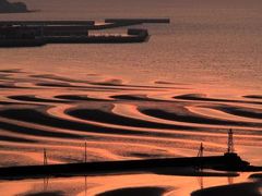 夕陽に染まる御輿来海岸（おこしきかいがん）の干潟を眺める。　（日本の渚百選）　/　熊本県宇土市　有明海島原湾