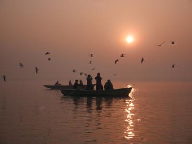 アラフィフ・バックパッカー夫婦の北インド（４）　ガンガーの夜明け