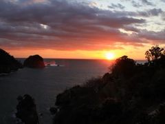 西伊豆・堂ヶ島温泉　夕陽＆海が割れるトンボロ現象＆洞窟巡り　自然満喫の旅